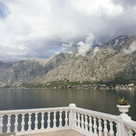 Apartments Sovran Vila Marija Prčanj Екстериор снимка