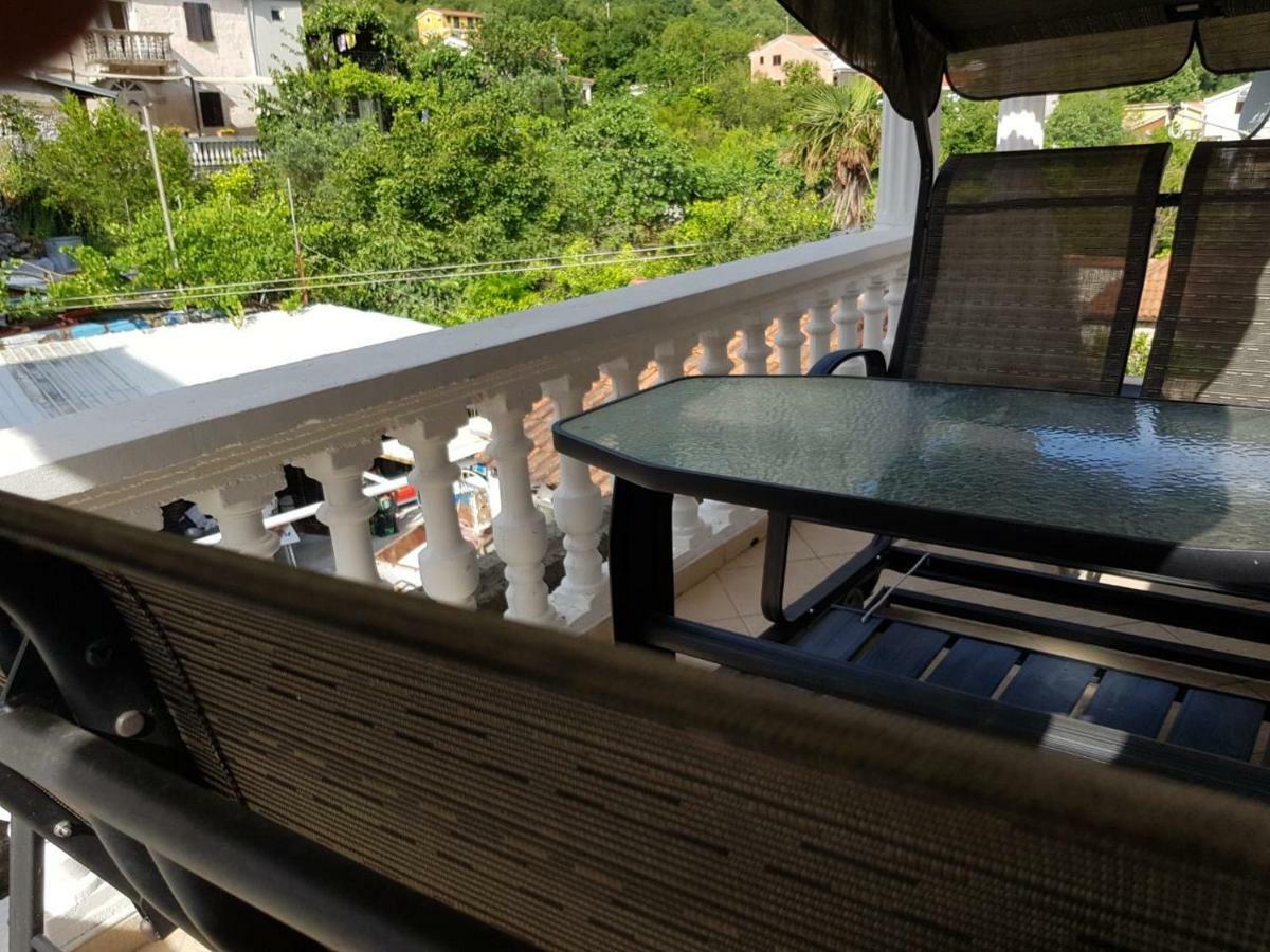 Apartments Sovran Vila Marija Prčanj Екстериор снимка
